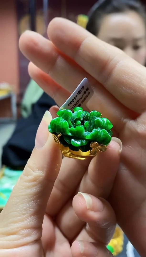 颈饰未镶嵌翡翠呆*步戒指