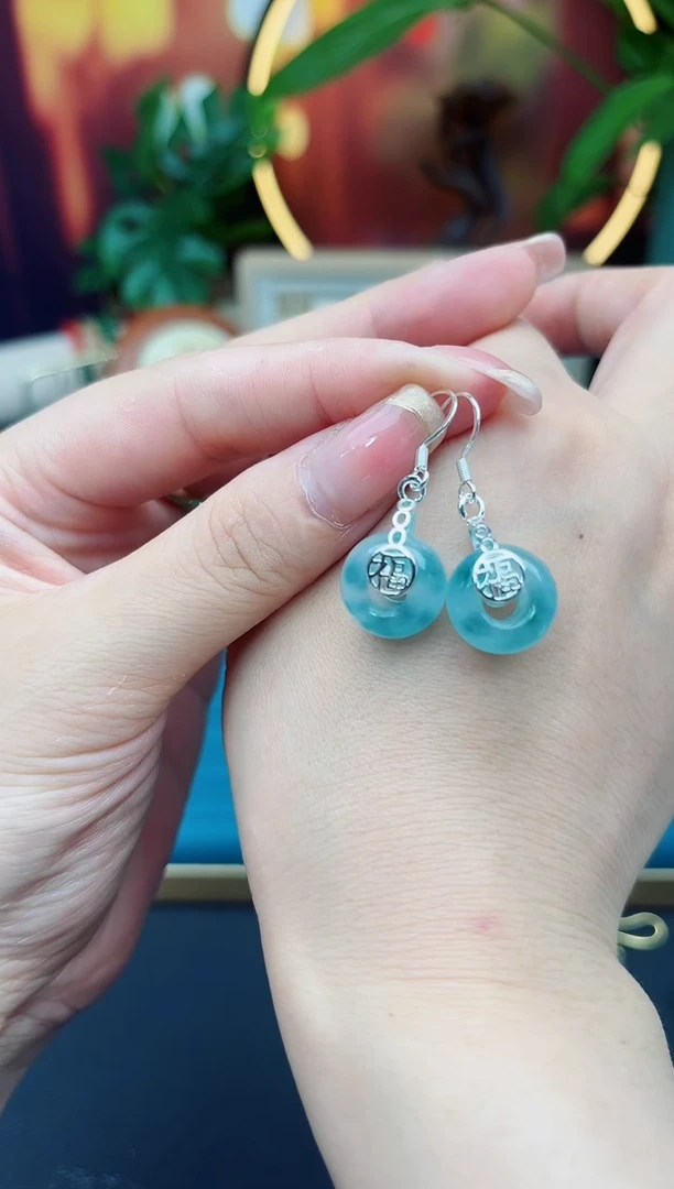 石英质玉（天山翠）银S925镶嵌耳钉721000