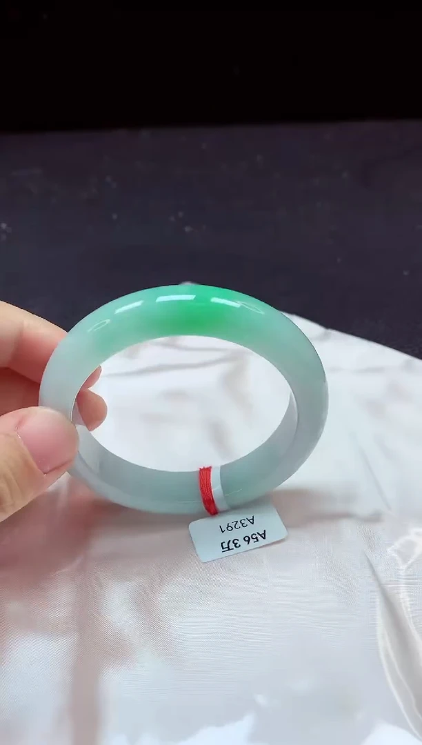 【闪购商品】翡翠手镯未镶嵌镯子56+