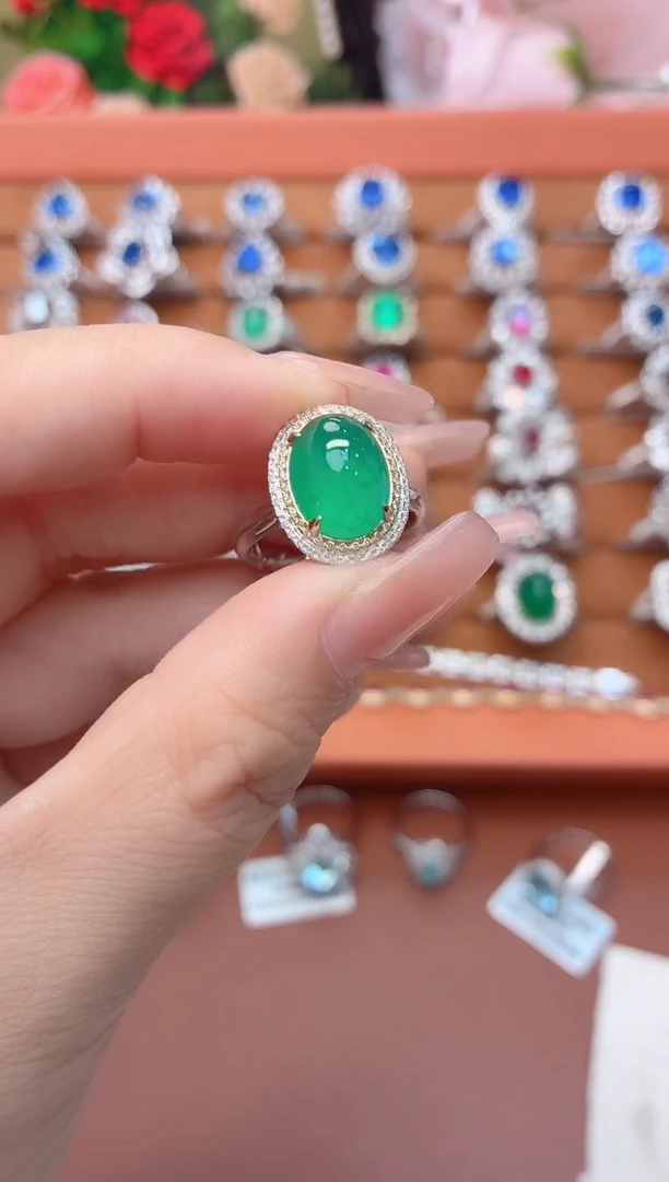 18K戒指18K金镶嵌祖母绿-4.19克拉