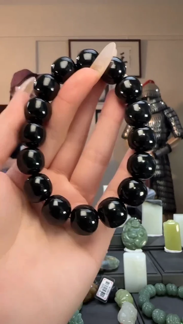 颈饰未镶嵌和田玉青玉老型手串