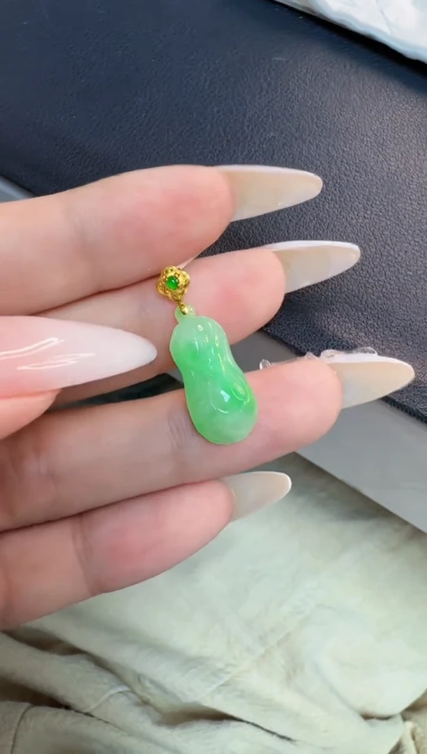翡翠18K金镶嵌吊坠(不含链)缅甸A货翡翠