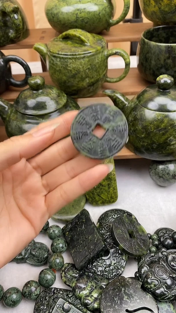 【闪购商品】蛇纹石玉牌子未镶嵌牌子