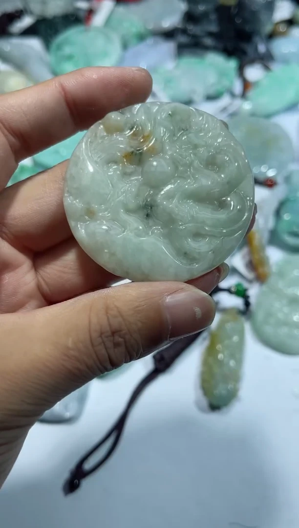 【闪购商品】翡翠颈饰未镶嵌00010172