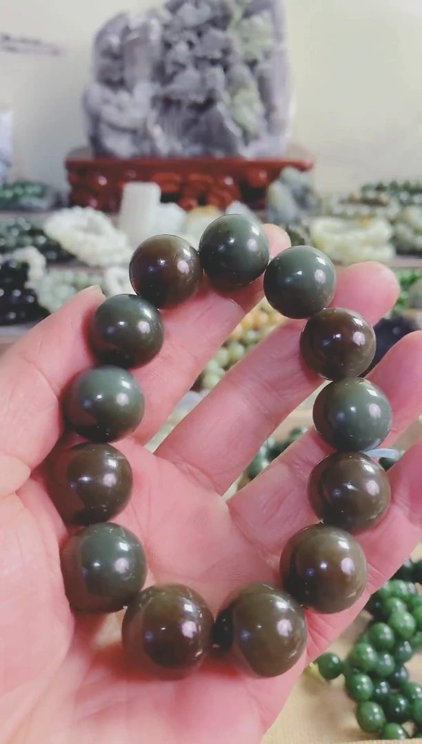 未镶嵌手链和田玉且末糖圆珠手串18