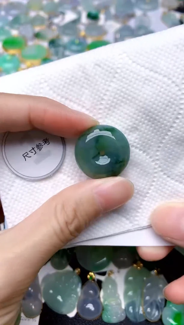 颈饰未镶嵌翡翠天然A货翡翠