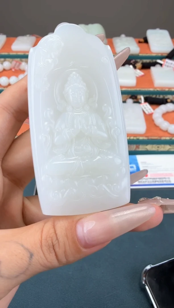 和田玉未镶嵌颈饰1