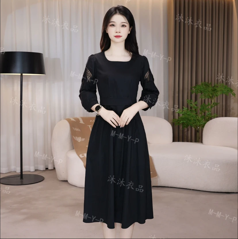 【新品上新】2025年方领黑色秋季气质高质感穿搭时尚显瘦减龄连衣裙