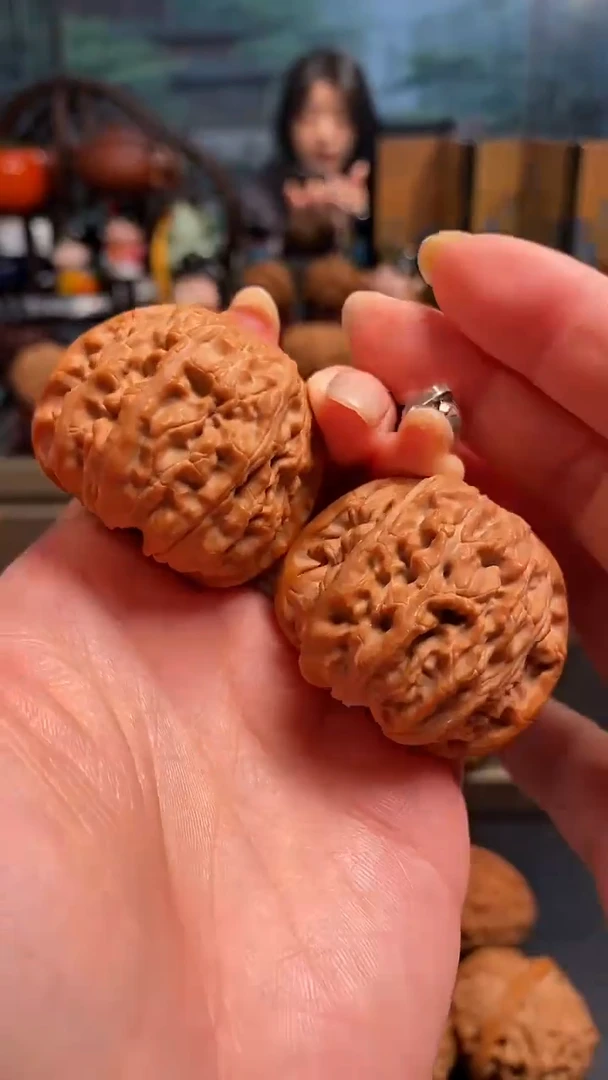 【闪购商品】文玩核桃把件H 699白狮子41尺