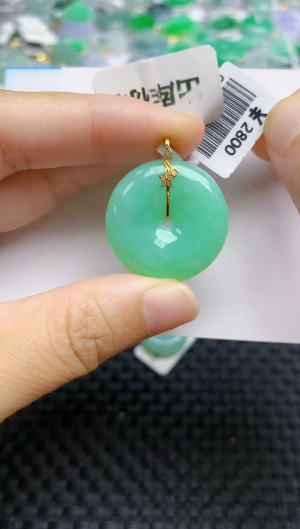 翡翠18K金镶嵌颈饰天然A货翡翠