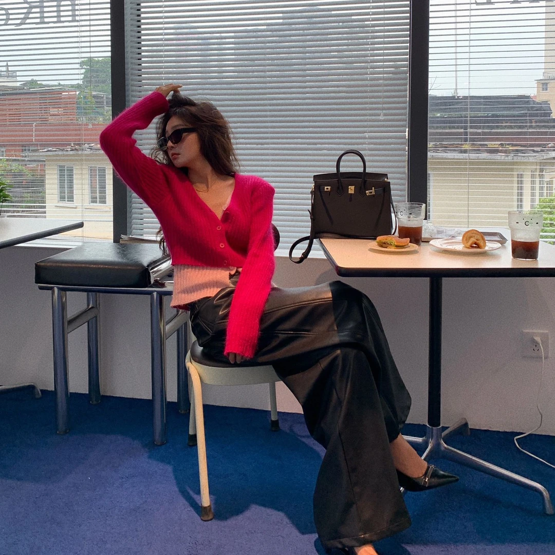 韩系玫红色v领修身假两件针织开衫秋冬新款纯欲风辣妹长袖上衣女