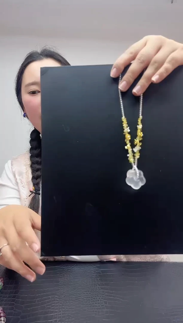 颈饰未镶嵌水晶天然水晶小花吊坠99