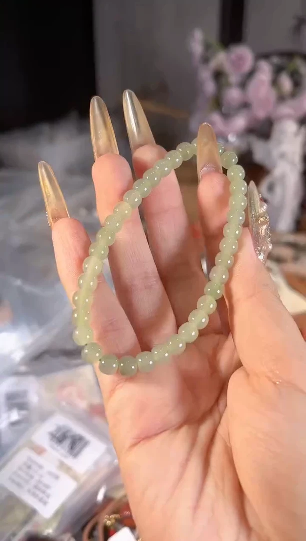 未镶嵌手链和田玉多样性发其一