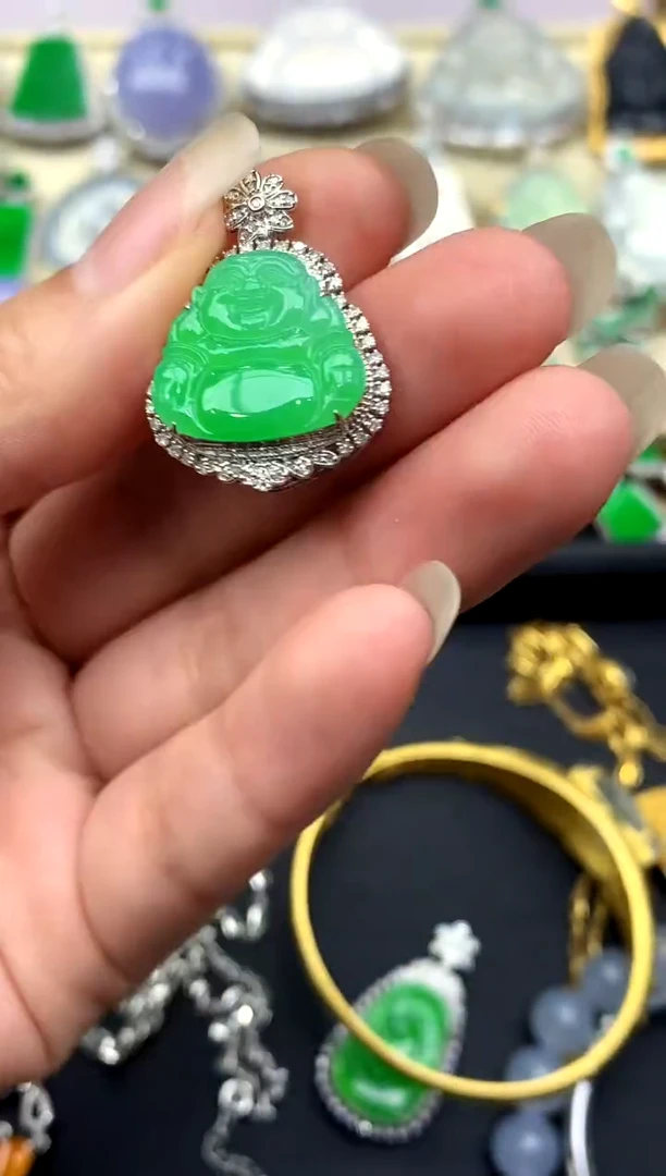 颈饰18K金镶嵌翡翠471-中国好珍宝