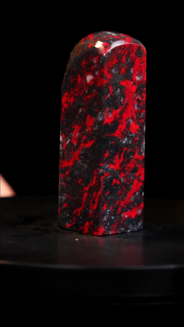 鸡血石黑牛角鸡血石旬阳