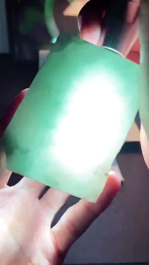 颈饰未镶嵌翡翠龍*翡翠