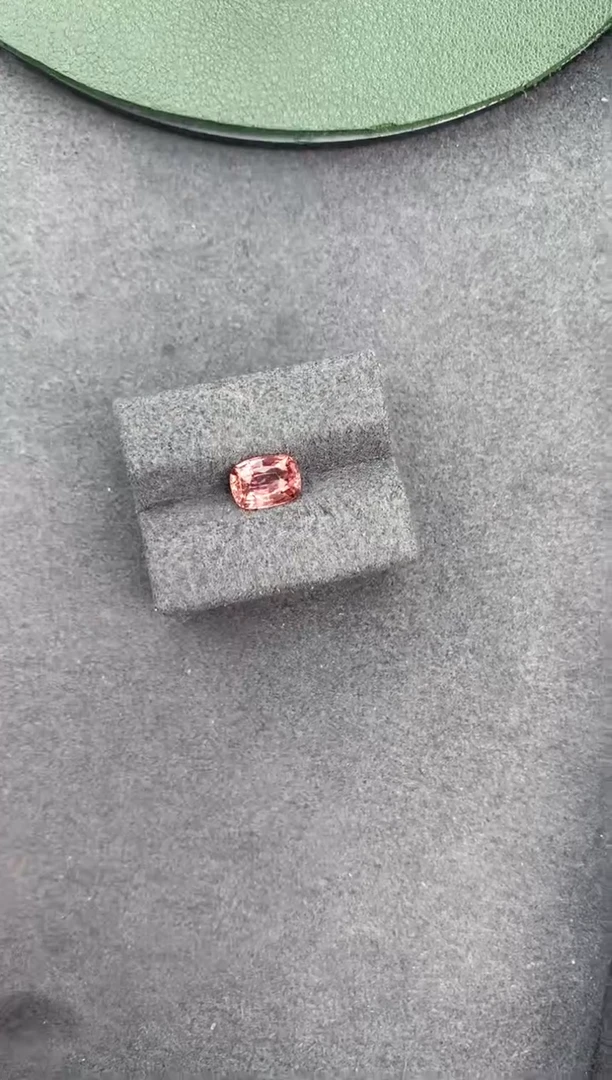 【闪购商品】彩色蓝宝石裸石未镶嵌1.5ct帕帕拉恰