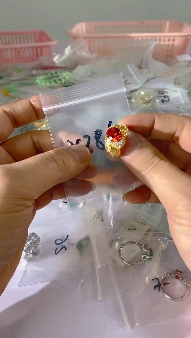 【闪购商品】水晶颈饰银S925镶嵌X286红宝，蓝宝，多样性发一件赠链