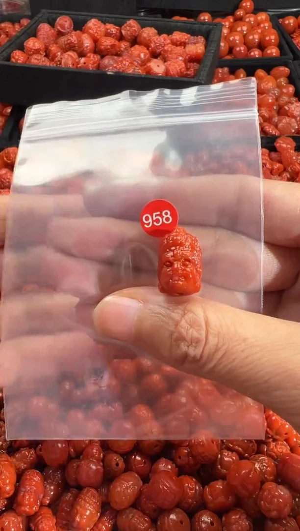 颈饰未镶嵌南红玛瑙1