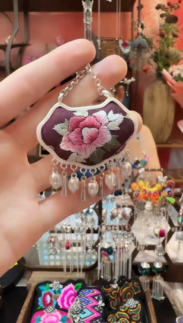 织绣云织谣民族风精美饰品122