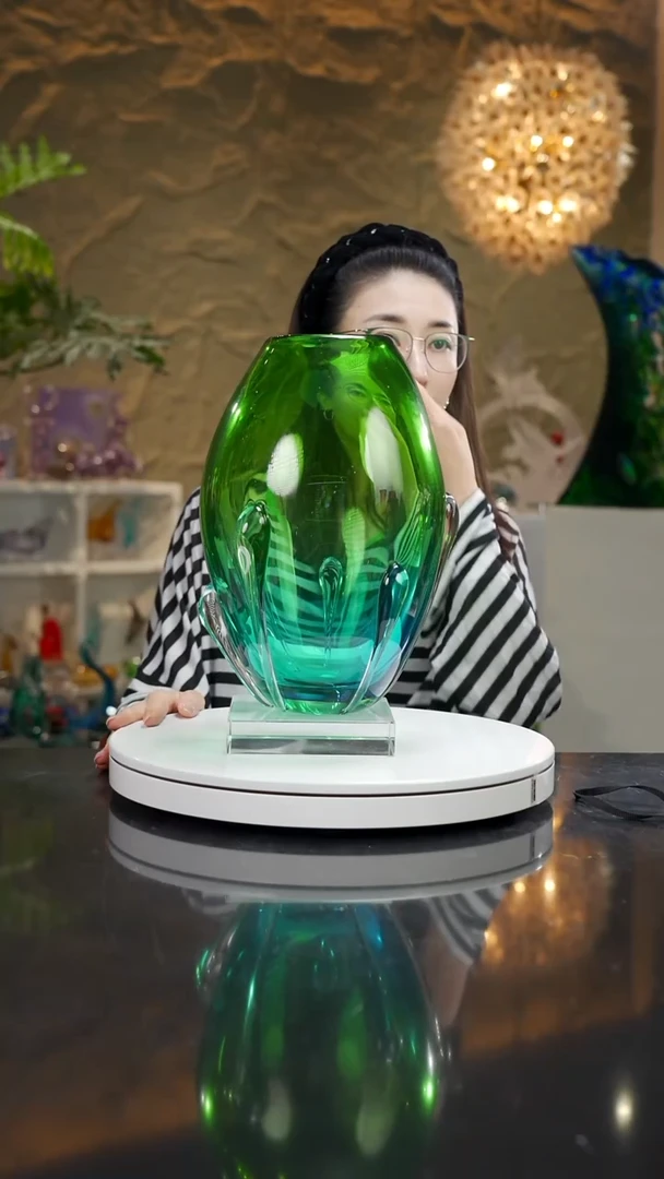 琉璃绿色大肚经花瓶