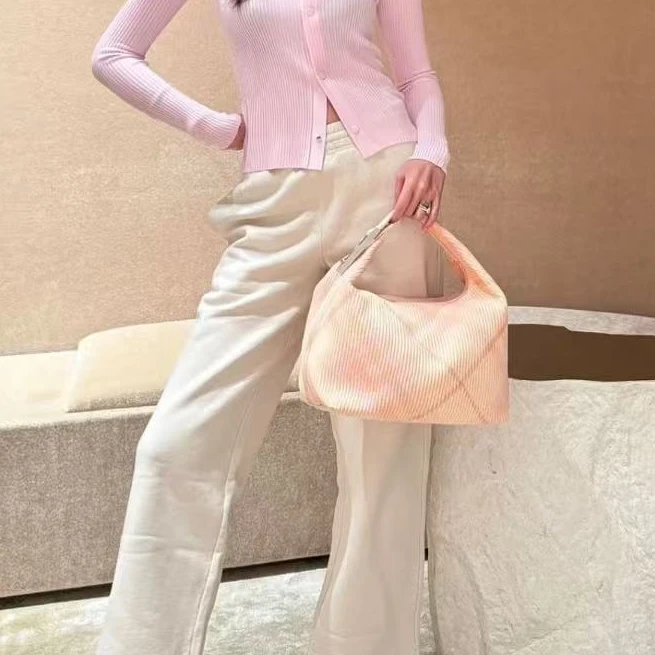 未使用 BURBERRY/博柏利 坤球奢选巴宝莉新款中号夹子包