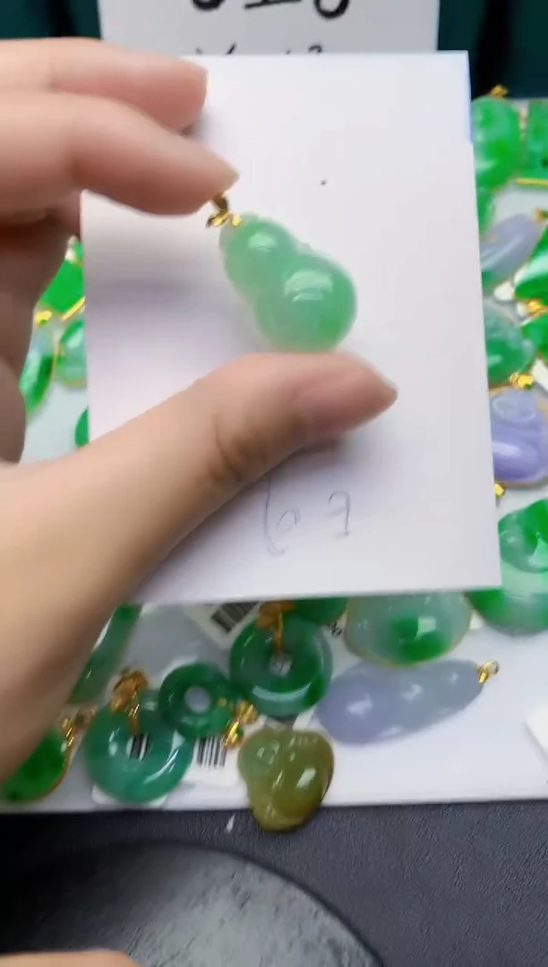翡翠18K金镶嵌颈饰000000000