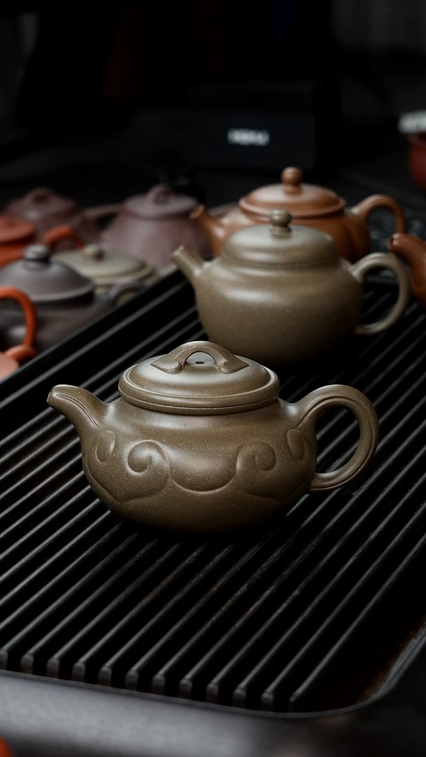 茶壶紫砂松华青段仿古如意微瑕半手200