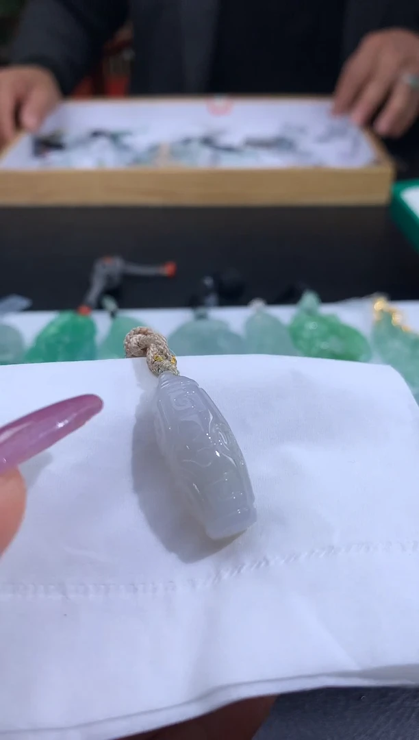 未镶嵌定制翡翠马*蓉翡翠