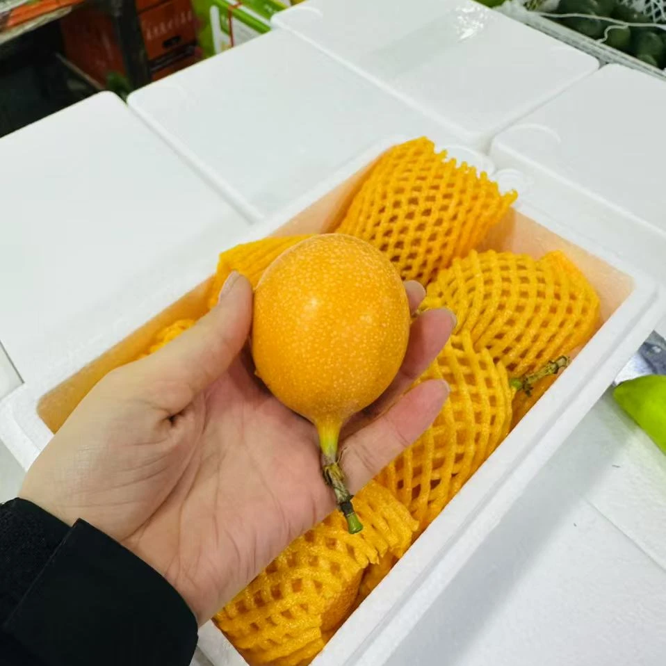 热情果一件毛重8两左右