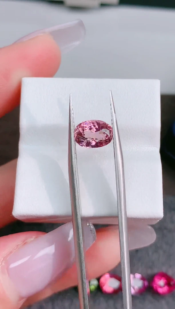 未镶嵌珠宝半成品碧玺微瑕1.51ct