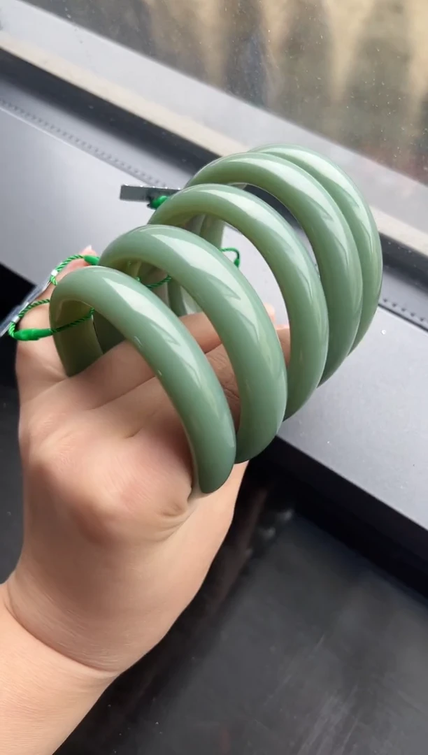 【闪购商品】和田玉手镯未镶嵌碧玉手镯（60）（多样性发一件）