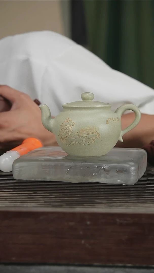 茶壶紫砂省大，带证220CC242号