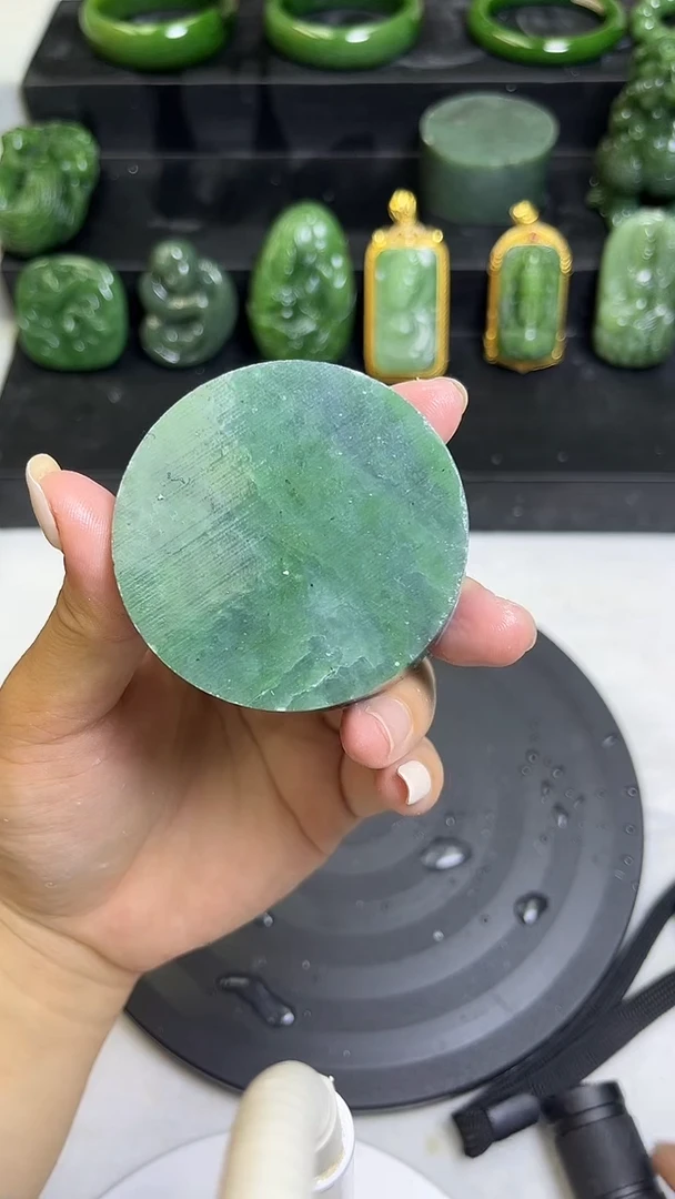 和田玉（碧玉）未镶嵌车挂摆件