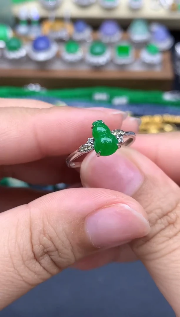 翡翠戒指18K金镶嵌320-春日珠宝