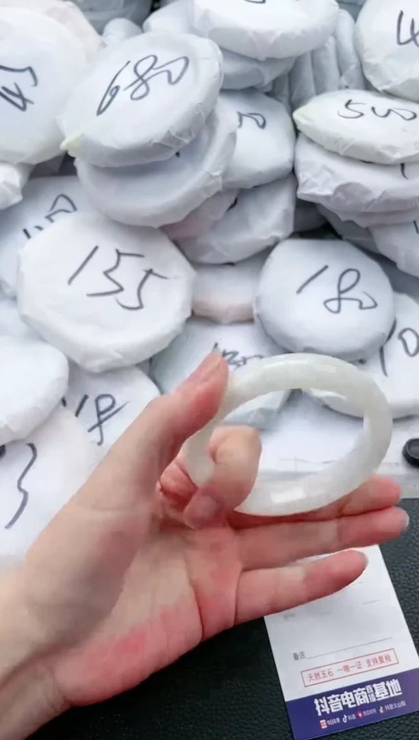 【闪购商品】和田玉手镯未镶嵌L516