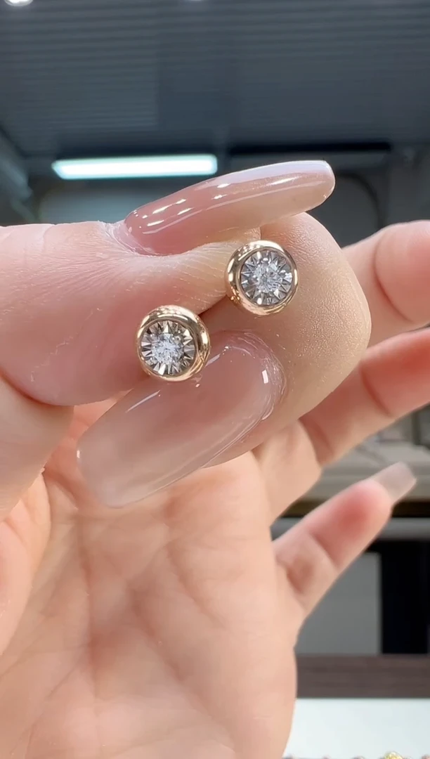 【闪购商品】钻石耳钉18K金镶嵌钻石泡泡耳钉K红