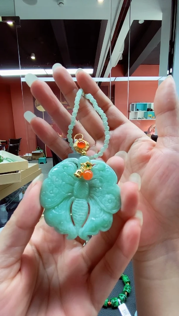 翡翠未镶嵌颈饰翡翠吊坠