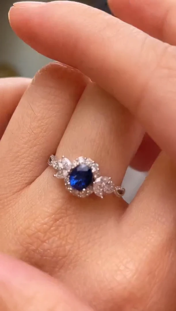 戒指蓝宝石18K金镶嵌主石：0.78ct