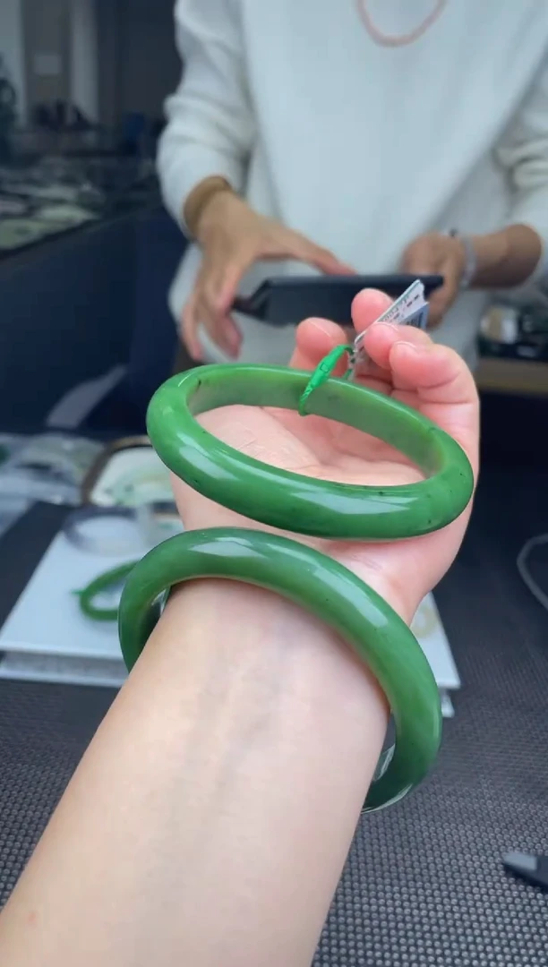 【闪购商品】定制和田玉天然和田玉多样性发其一