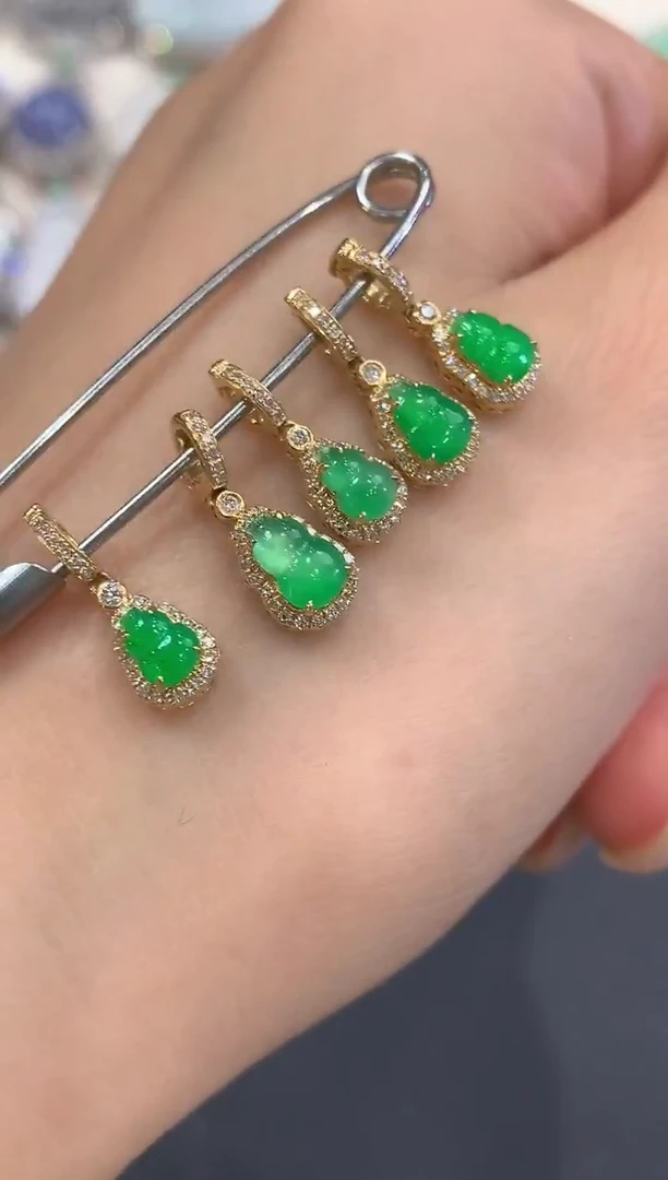 吊坠(不含链)18K金镶嵌翡翠a4多样性一件发货