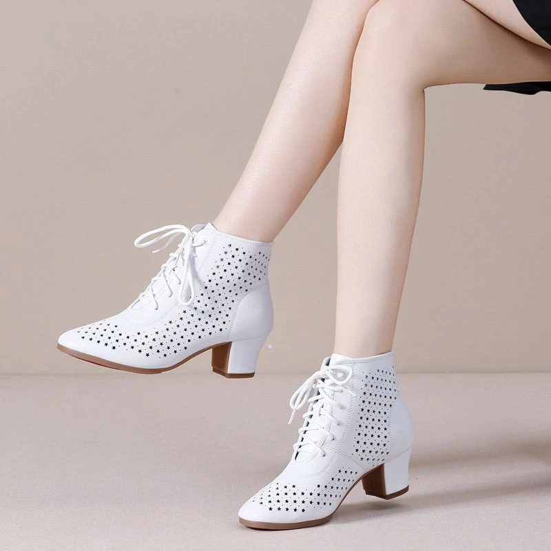 夏天高帮镂空真皮舞蹈鞋软底白色广场舞鞋交谊舞水兵舞靴子中跟女