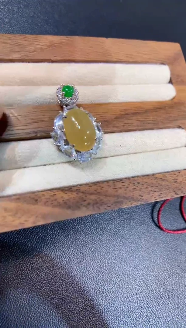 颈饰银S925镶嵌翡翠蛋面