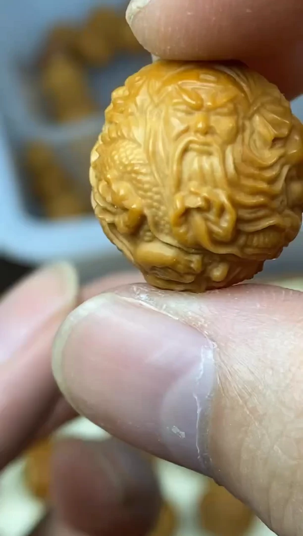 吊坠猴头核桃新款 关公 素