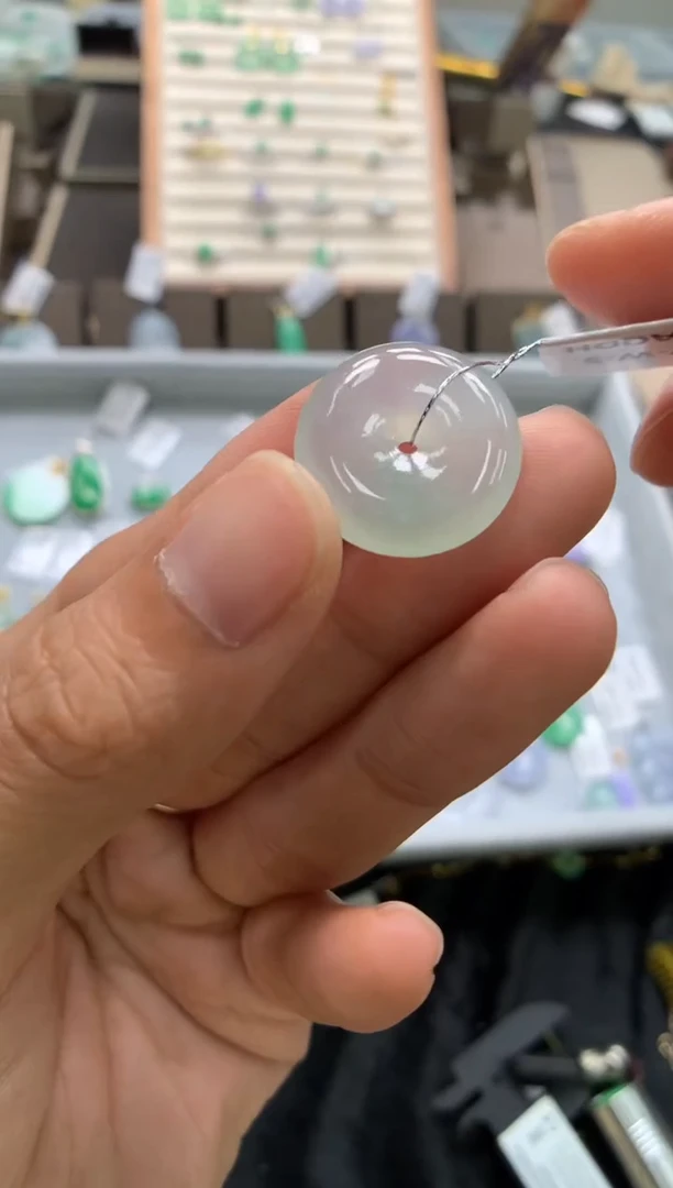 颈饰未镶嵌翡翠平安扣