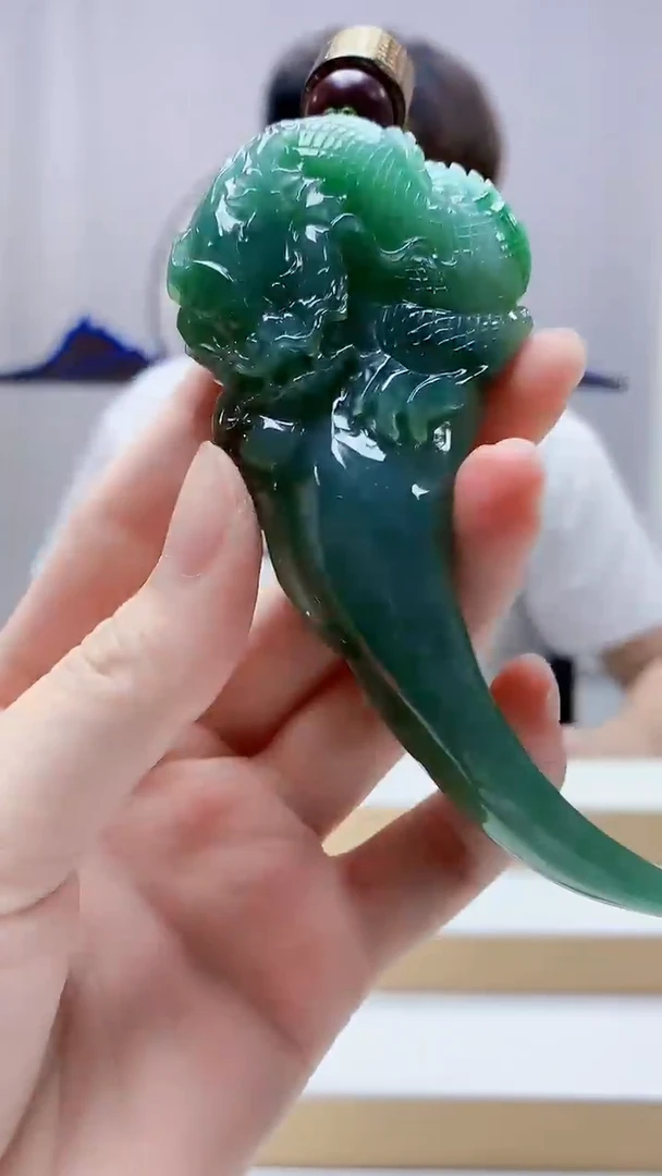 未镶嵌定制翡翠4868zm-毛货挂件44龙牙