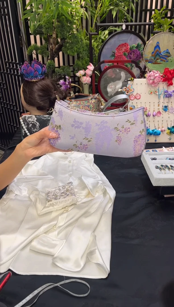 织绣1**4非遗苏绣饰品