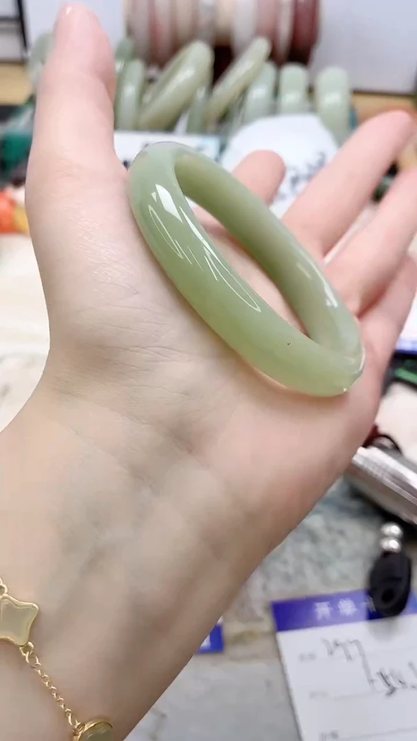 石英质玉手镯未镶嵌299/54.5