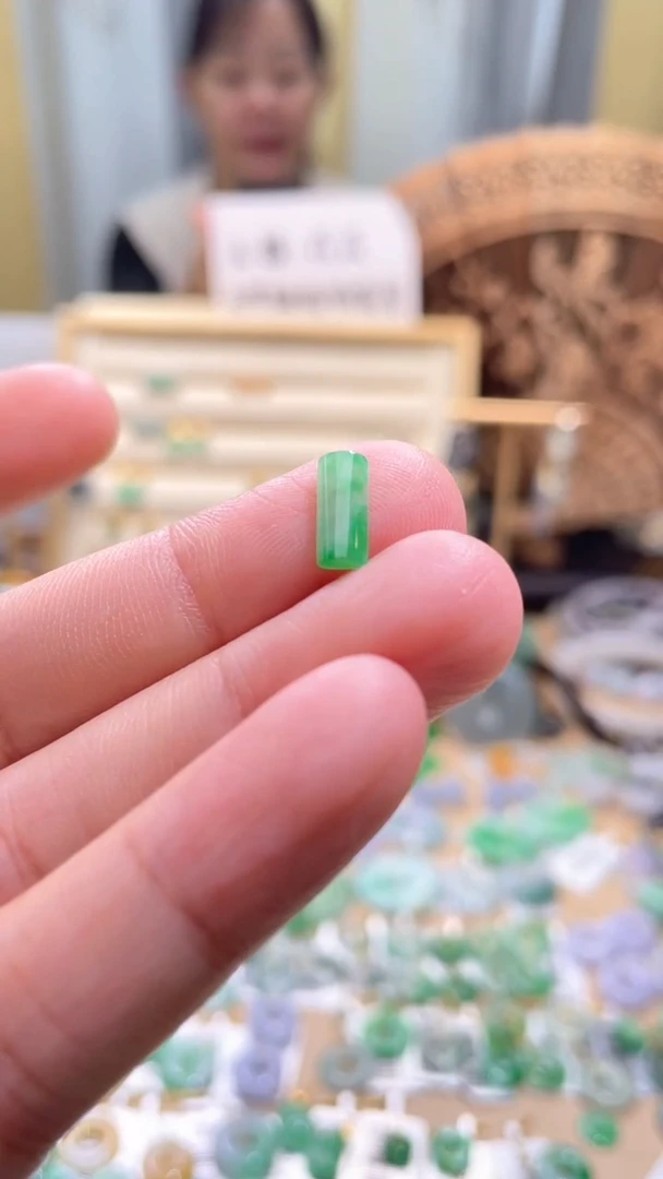 颈饰未镶嵌翡翠滴流