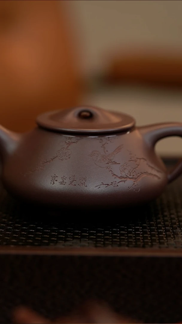 紫砂壶吴**虑金鑫满瓢黄文艺刻绘